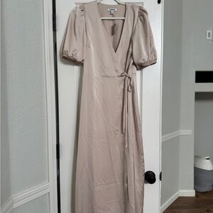 NTW - EXPRESS - Wrap Maxi Dress Puff Sleeves